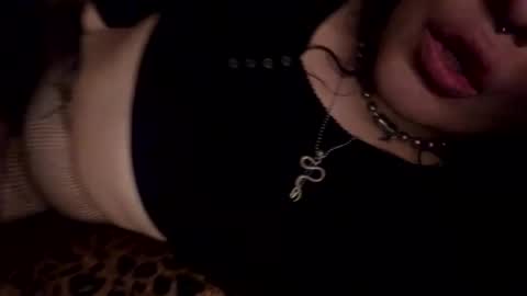 Rattlesnake Bitch 666 online show from May 2, 2026, 10:09 am