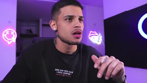 Snapshot of rausch77 chatting on January 14, 2025, 5:40 am rausch77 online show from January 14, 2025, 5:40 am