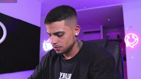 Snapshot of rausch77 chatting on February 4, 2025, 7:40 am rausch77 online show from February 4, 2025, 7:40 am