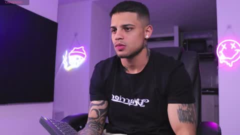 Snapshot of rausch77 chatting on February 12, 2025, 7:55 am rausch77 online show from February 12, 2025, 7:55 am