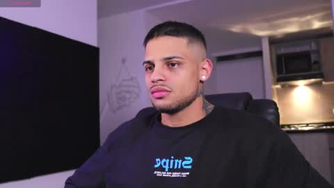 Snapshot of rausch77 chatting on March 1, 2025, 8:23 am rausch77 online show from March 1, 2025, 8:23 am