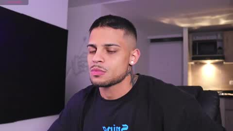 Snapshot of rausch77 chatting on March 1, 2025, 11:28 am rausch77 online show from March 1, 2025, 11:28 am