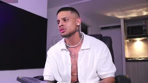 Snapshot of rausch77 chatting on March 3, 2025, 6:04 am rausch77 online show from March 3, 2025, 6:04 am