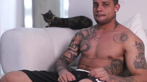 Snapshot of rausch77 chatting on October 17, 2025, 9:34 am rausch77 online show from October 17, 2025, 9:34 am