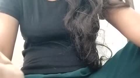 Snapshot of rava_sexy chatting on October 4, 2025, 3:59 am rava_sexy online show from October 4, 2025, 3:59 am