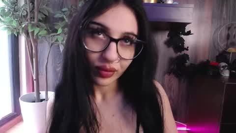 Raven Foxxy online show from February 11, 2026, 7:02 am