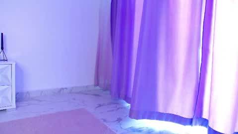 Raven Foxxy online show from June 20, 2026, 6:38 am