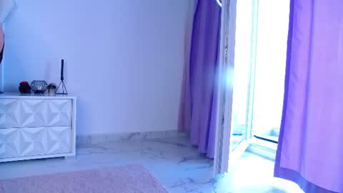 Snapshot of raven_foxxy chatting on June 24, 2026, 6:12 am Raven Foxxy online show from June 24, 2026, 6:12 am