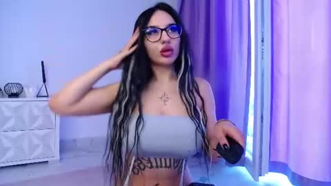 Snapshot of raven_foxxy chatting on June 28, 2026, 7:14 am Raven Foxxy online show from June 28, 2026, 7:14 am