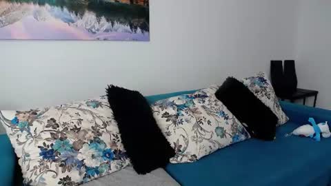 Snapshot of raven_foxxy chatting on July 26, 2026, 7:04 am Raven Foxxy online show from July 26, 2026, 7:04 am