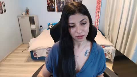 Snapshot of raven_haired_goddess chatting on June 16, 2026, 5:21 am raven_haired_goddess online show from June 16, 2026, 5:21 am