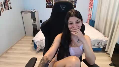 raven_haired_goddess online show from July 24, 2026, 7:50 am