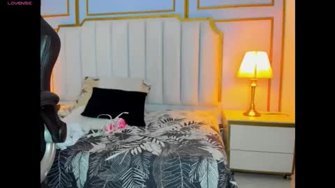 Snapshot of raven_jade_ chatting on September 17, 2025, 3:30 am raven_jade_ online show from September 17, 2025, 3:30 am