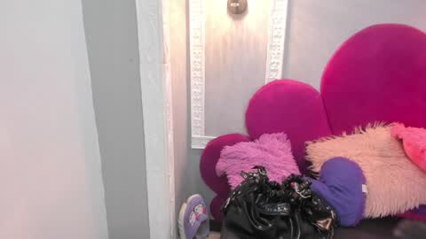 Snapshot of raven_loove chatting on May 11, 2026, 6:49 pm raven_loove online show from May 11, 2026, 6:49 pm