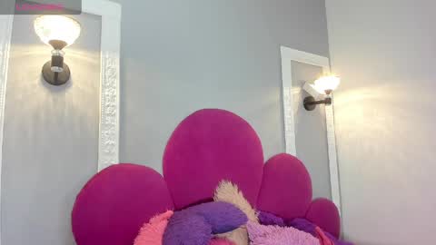 Snapshot of raven_loove chatting on May 26, 2026, 8:16 pm raven_loove online show from May 26, 2026, 8:16 pm