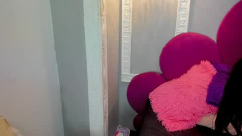 Snapshot of raven_loove chatting on June 9, 2026, 6:30 pm raven_loove online show from June 9, 2026, 6:30 pm