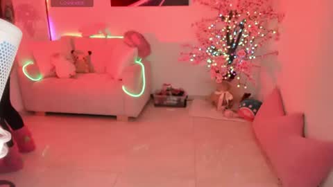 Snapshot of raven_sakura chatting on June 16, 2026, 7:27 pm . online show from June 16, 2026, 7:27 pm