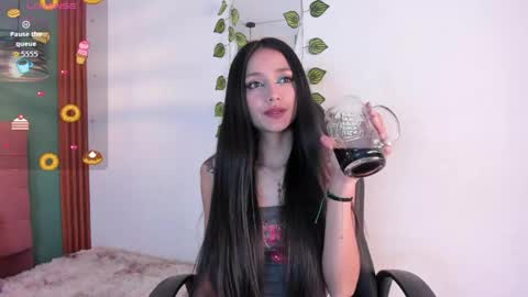raven_smith_ online show from May 15, 2026, 7:04 am