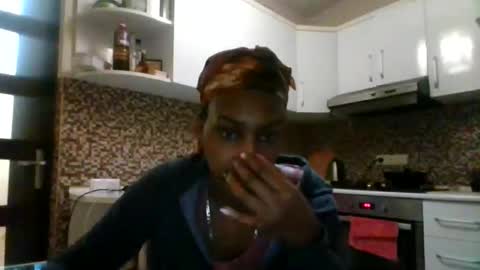 ravenbby online show from April 28, 2026, 8:03 pm