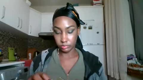 ravenbby online show from May 4, 2026, 9:22 pm