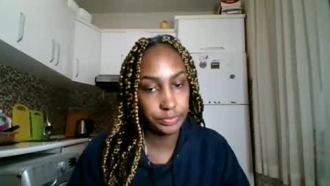 ravenbby online show from May 11, 2026, 8:28 pm