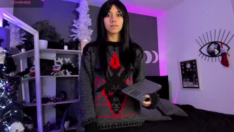 Raven Witch online show from December 28, 2024, 12:57 am