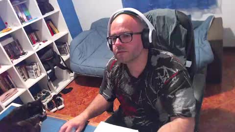 ravingr3d3 online show from April 28, 2026, 9:42 pm