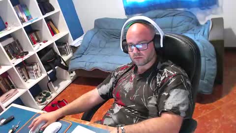 ravingr3d3 online show from April 29, 2026, 5:30 pm