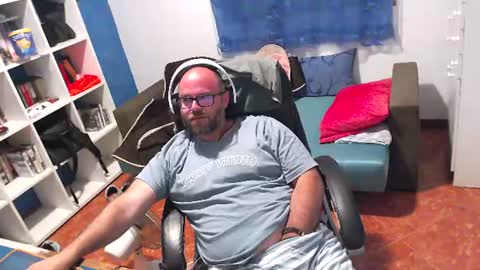 Snapshot of ravingr3d3 chatting on June 10, 2026, 11:57 pm ravingr3d3 online show from June 10, 2026, 11:57 pm