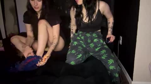 Ravyn and Nyx online show from October 6, 2025, 2:20 am