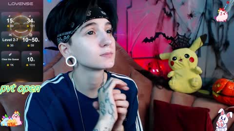 Snapshot of ray__taylor chatting on December 13, 2024, 7:43 pm Ray online show from December 13, 2024, 7:43 pm