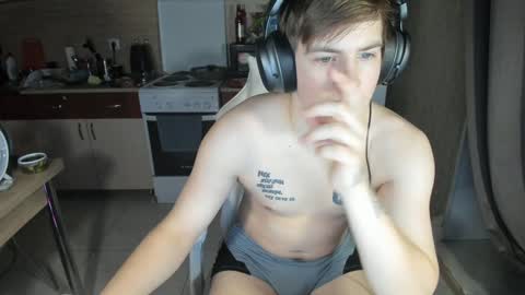 Snapshot of ray_hill chatting on December 2, 2024, 7:38 pm Ray online show from December 2, 2024, 7:38 pm