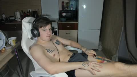 Snapshot of ray_hill chatting on December 5, 2024, 5:59 am Ray online show from December 5, 2024, 5:59 am