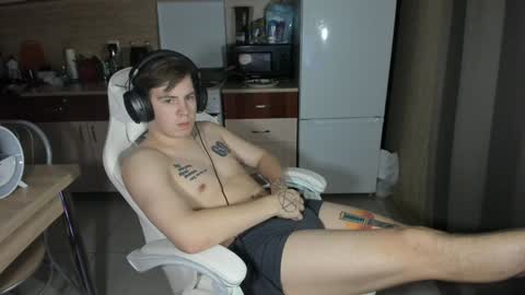 Snapshot of ray_hill chatting on December 8, 2024, 8:36 pm Ray online show from December 8, 2024, 8:36 pm