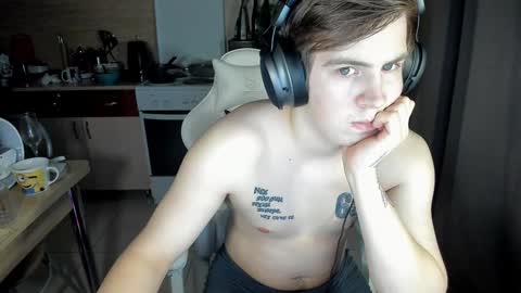 Snapshot of ray_hill chatting on January 2, 2025, 8:35 pm Ray online show from January 2, 2025, 8:35 pm