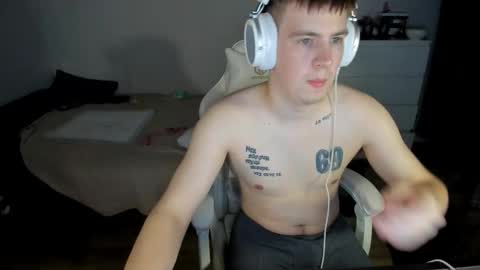 Snapshot of ray_hill chatting on October 2, 2025, 2:18 am Ray online show from October 2, 2025, 2:18 am