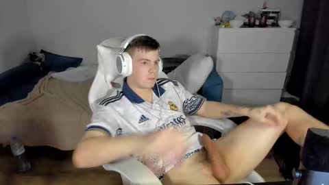 Snapshot of ray_hill chatting on October 2, 2025, 6:26 pm Ray online show from October 2, 2025, 6:26 pm