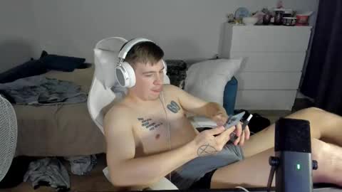 Snapshot of ray_hill chatting on October 8, 2025, 8:17 pm Ray online show from October 8, 2025, 8:17 pm