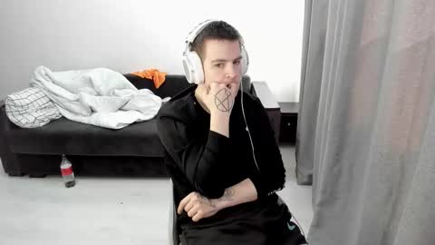 Snapshot of ray_hill chatting on March 10, 2026, 7:46 am Ray online show from March 10, 2026, 7:46 am