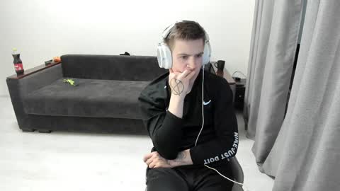 Snapshot of ray_hill chatting on April 6, 2026, 4:08 pm Ray online show from April 6, 2026, 4:08 pm