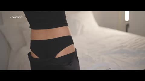 Rayvens online show from March 30, 2026, 9:27 pm