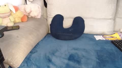 Ray  online show from January 7, 2026, 6:43 pm