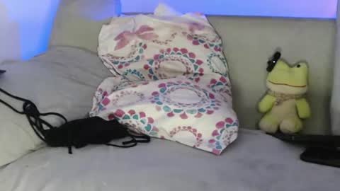 Snapshot of raycatt chatting on July 11, 2026, 5:15 pm Ray online show from July 11, 2026, 5:15 pm