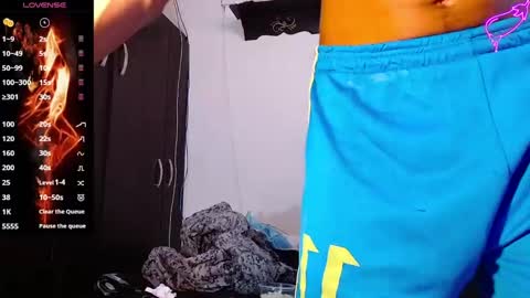 Snapshot of raydevil_ chatting on January 8, 2025, 9:23 pm Rayn online show from January 8, 2025, 9:23 pm