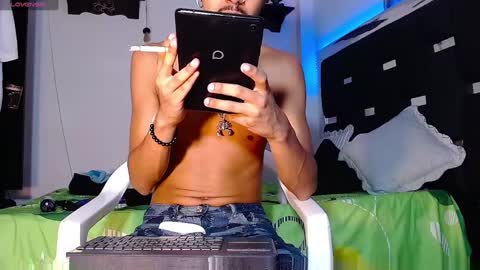 Snapshot of raydevil_ chatting on January 11, 2025, 6:44 pm Rayn online show from January 11, 2025, 6:44 pm