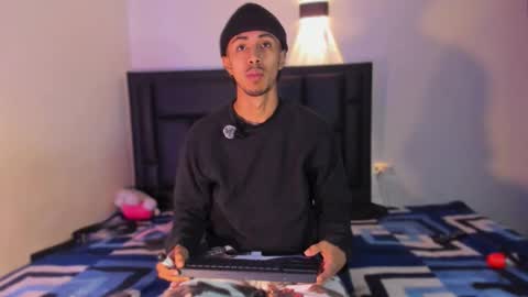 Snapshot of raydevil_ chatting on October 13, 2025, 1:27 am Rayn online show from October 13, 2025, 1:27 am