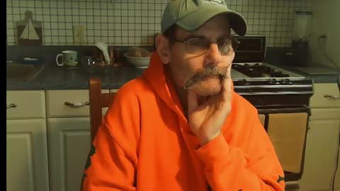 Snapshot of raylene4u2 chatting on December 1, 2024, 4:29 pm Ray online show from December 1, 2024, 4:29 pm