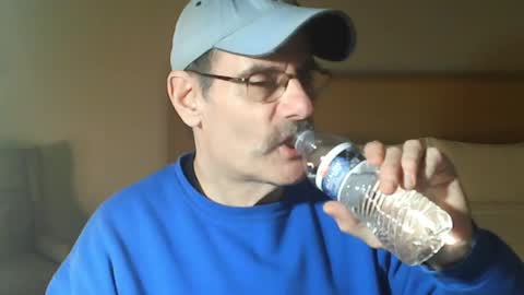 Snapshot of raylene4u2 chatting on December 5, 2024, 9:17 pm Ray online show from December 5, 2024, 9:17 pm