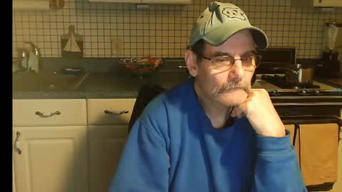 Snapshot of raylene4u2 chatting on December 16, 2024, 12:16 pm Ray online show from December 16, 2024, 12:16 pm