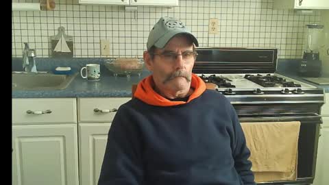 Snapshot of raylene4u2 chatting on December 31, 2024, 4:46 pm Ray online show from December 31, 2024, 4:46 pm